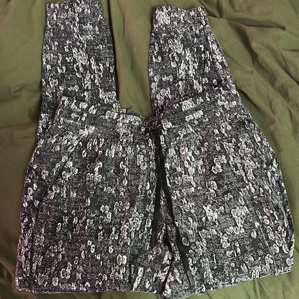Lululemon ready to rulu jogger sz6